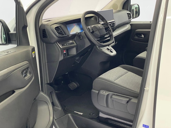 Vehicle image 6 Vehicle image 6