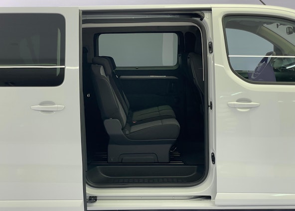 Vehicle image 14 Vehicle image 14