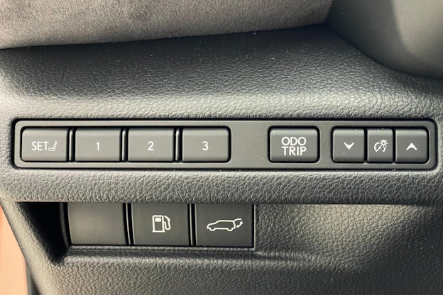 Vehicle image 14 Vehicle image 14