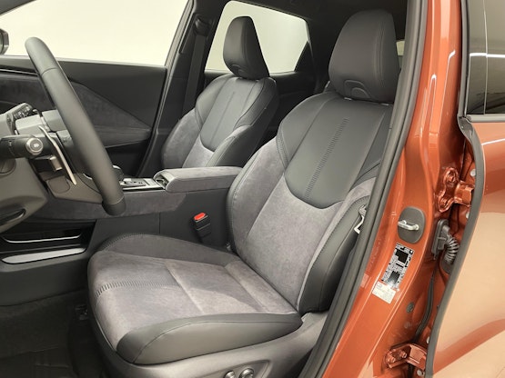 Vehicle image 8 Vehicle image 8