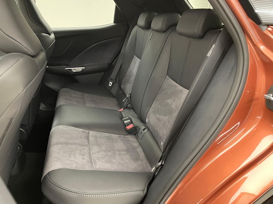 Vehicle image 9 Vehicle image 9