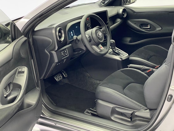 Vehicle image 6 Vehicle image 6