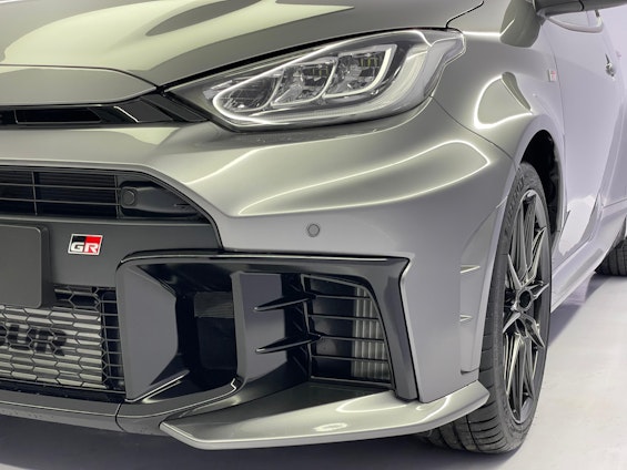 Vehicle image 16 Vehicle image 16