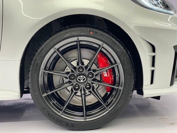 Vehicle image 18 Vehicle image 18