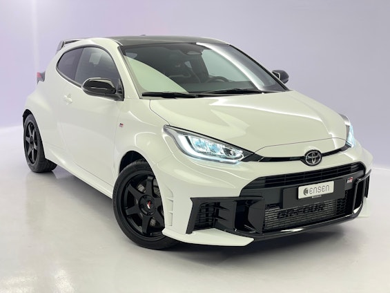 First vehicle image
