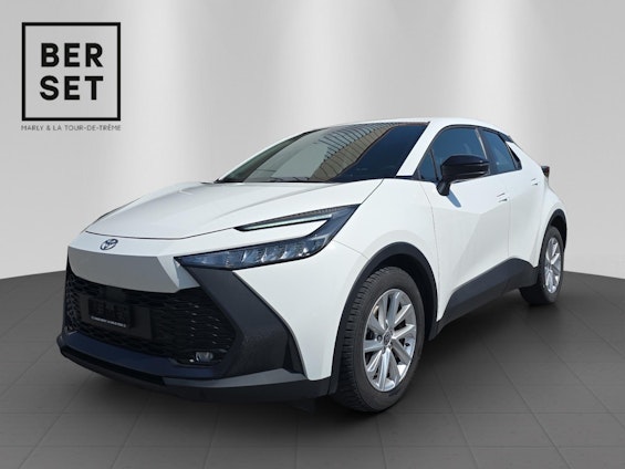 First vehicle image