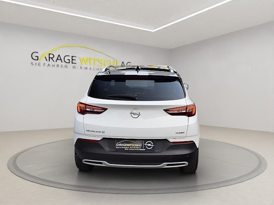 Vehicle image 5 Vehicle image 5