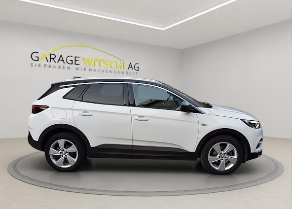 Vehicle image 3 Vehicle image 3