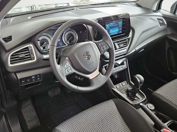 Vehicle image 4 Vehicle image 4