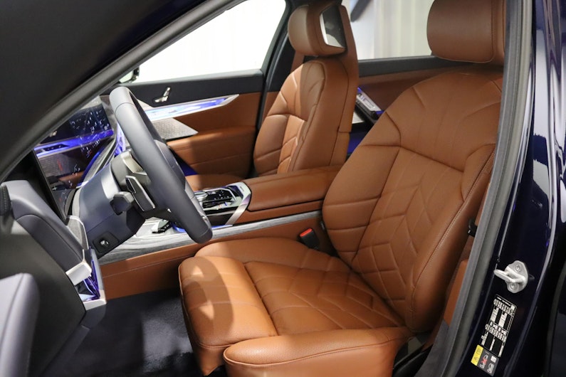 Vehicle image BMW i7