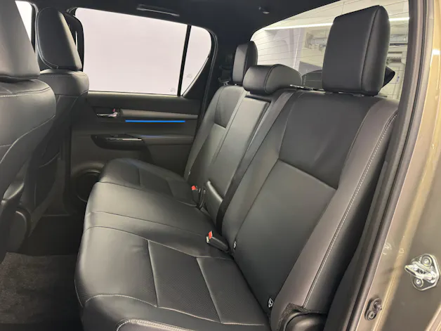 Toyota Hilux Double Cab.-Pick-up 2.8 D-4D 204 Invincible MHEV