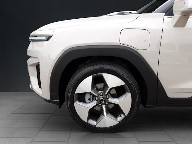 SsangYong Torres EVX Titanium