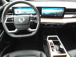 SsangYong Torres EVX Titanium