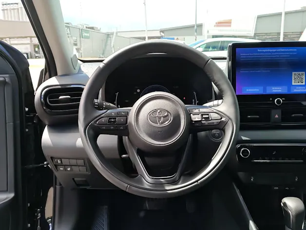 Toyota Yaris 1.5 VVT-i HSD Trend