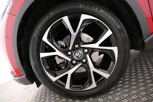 Vehicle image TOYOTA C-HR 2.0 VVTi HSD Trend