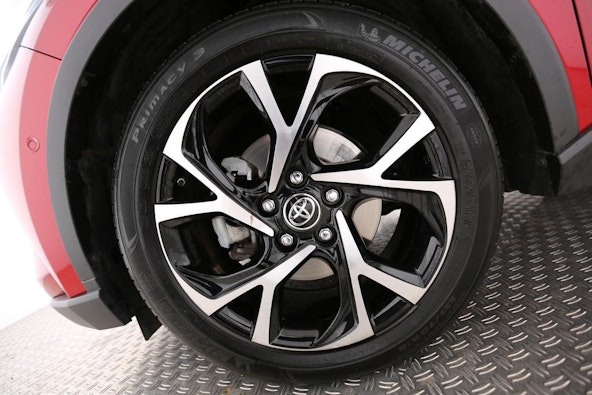 Vehicle image 8