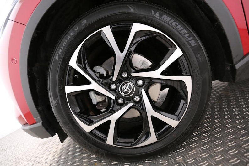 Vehicle image TOYOTA C-HR