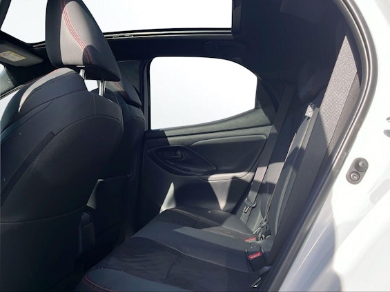 Vehicle image 9 Vehicle image 9