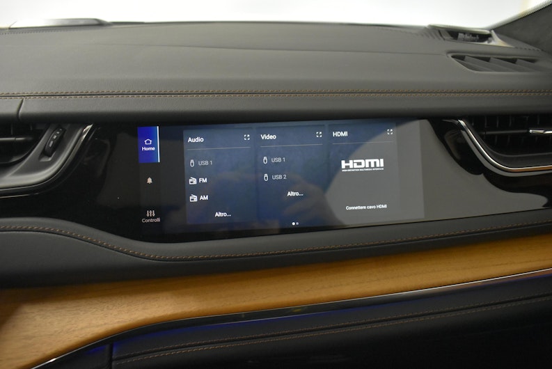 Vehicle image JEEP Grand Cherokee