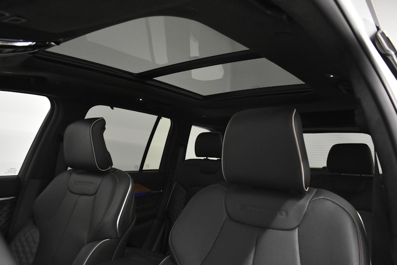 Vehicle image JEEP Grand Cherokee