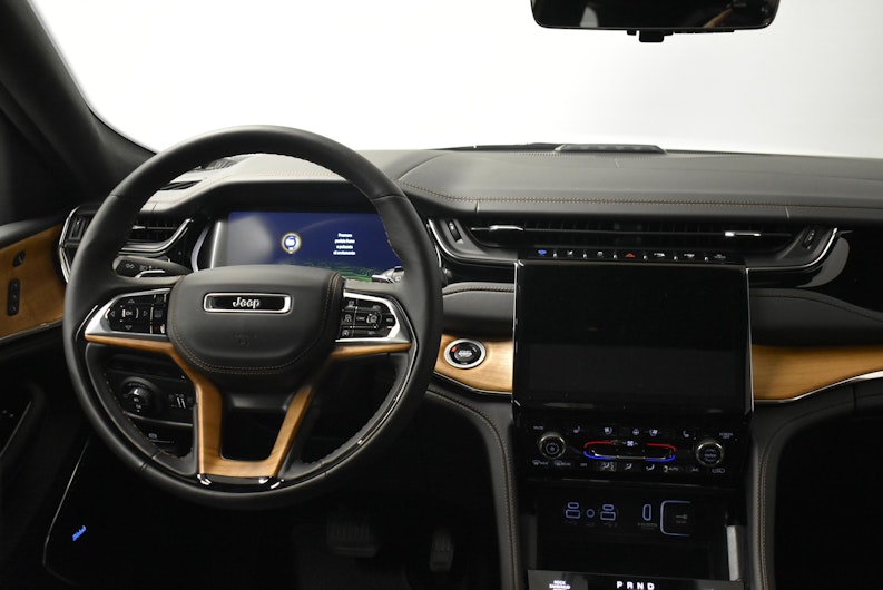 Vehicle image JEEP Grand Cherokee