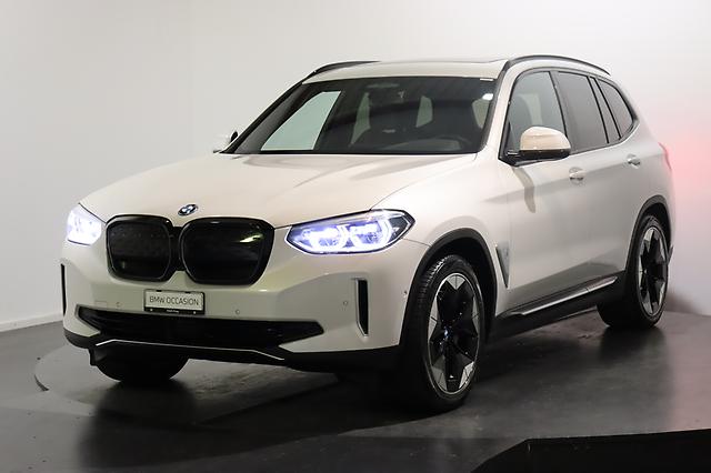 BMW iX3 E-Motor: Jetzt Probefahrt buchen!