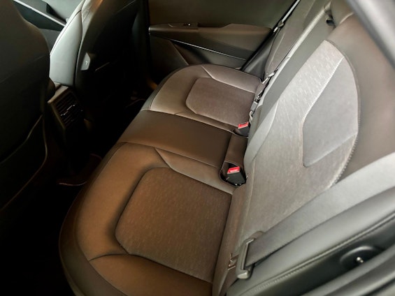 Vehicle image 9 Vehicle image 9