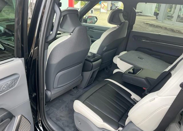 Fahrzeugbild 10 Fahrzeugbild 10