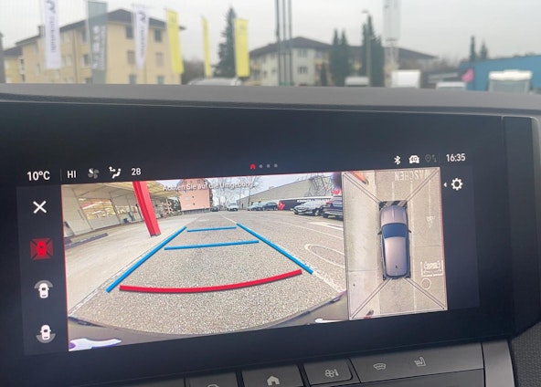 Vehicle image 9 Vehicle image 9