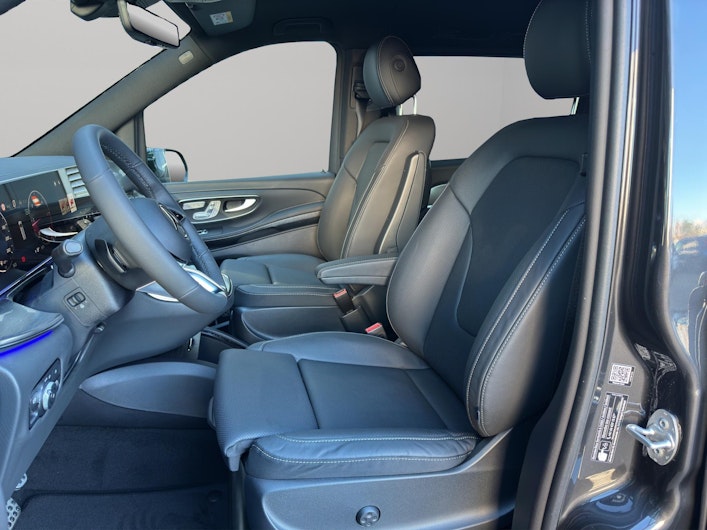 Vehicle image MERCEDES-BENZ V-CLASS