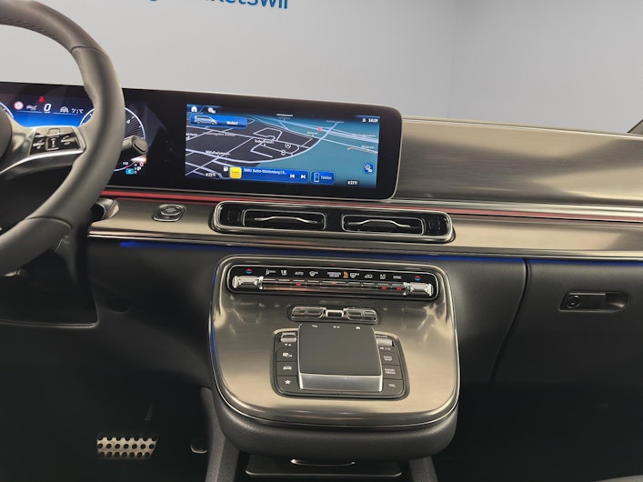 Vehicle image MERCEDES-BENZ V-CLASS