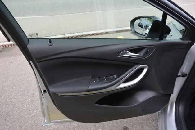 Opel Astra 1.4i Turbo Edition