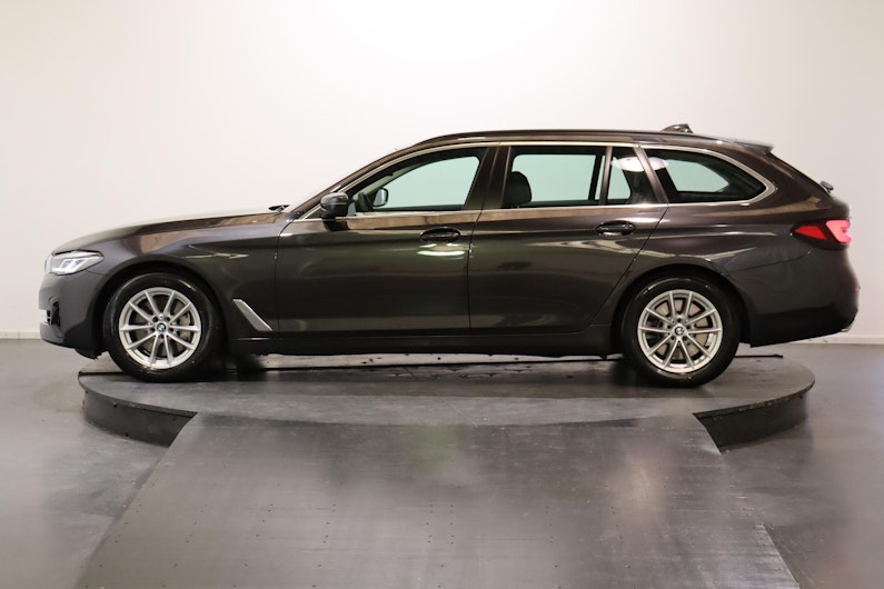 Vehicle image BMW 5 SERIES
