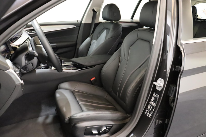 Vehicle image BMW 5 SERIES