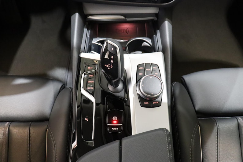 Vehicle image BMW 5 SERIES