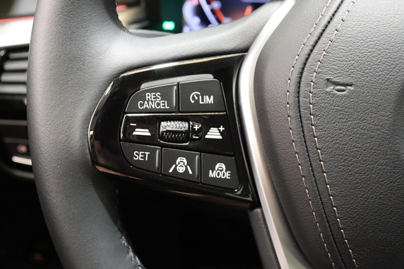 Vehicle image BMW 5 SERIES