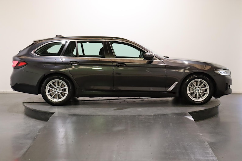 Vehicle image BMW 5 SERIES