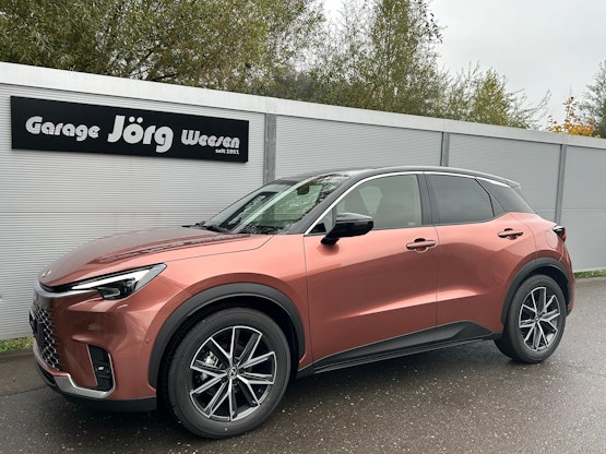 First vehicle image