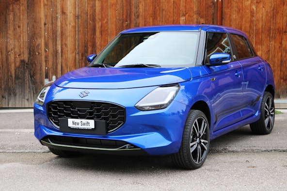 First vehicle image