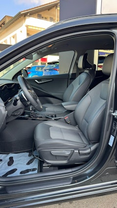 Vehicle image 10 Vehicle image 10