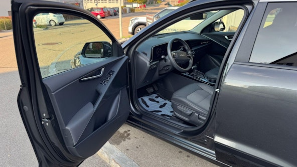 Vehicle image 8 Vehicle image 8