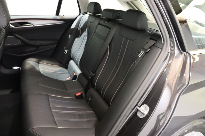 Vehicle image BMW 5 SERIES