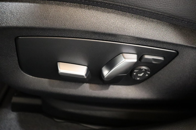 Vehicle image BMW 5 SERIES