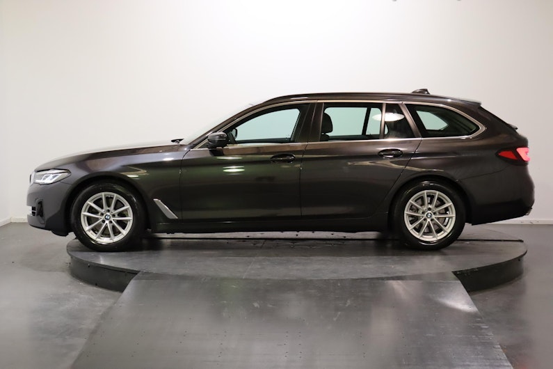 Vehicle image BMW 5 SERIES