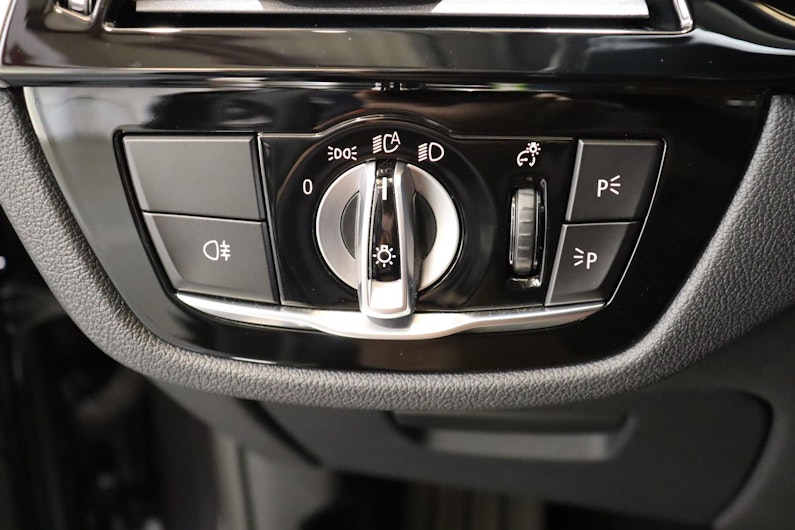 Vehicle image BMW 5 SERIES