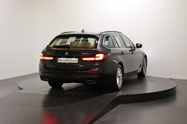 Vehicle image BMW 5 SERIES