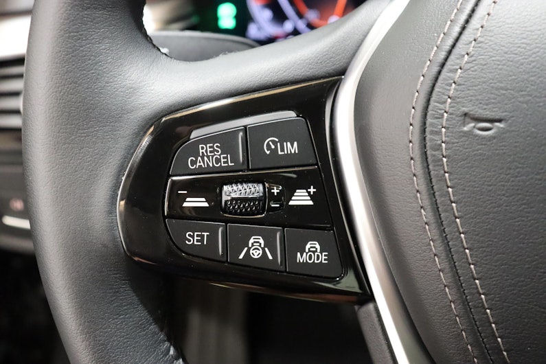 Vehicle image BMW 5 SERIES