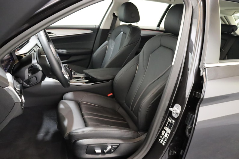 Vehicle image BMW 5 SERIES