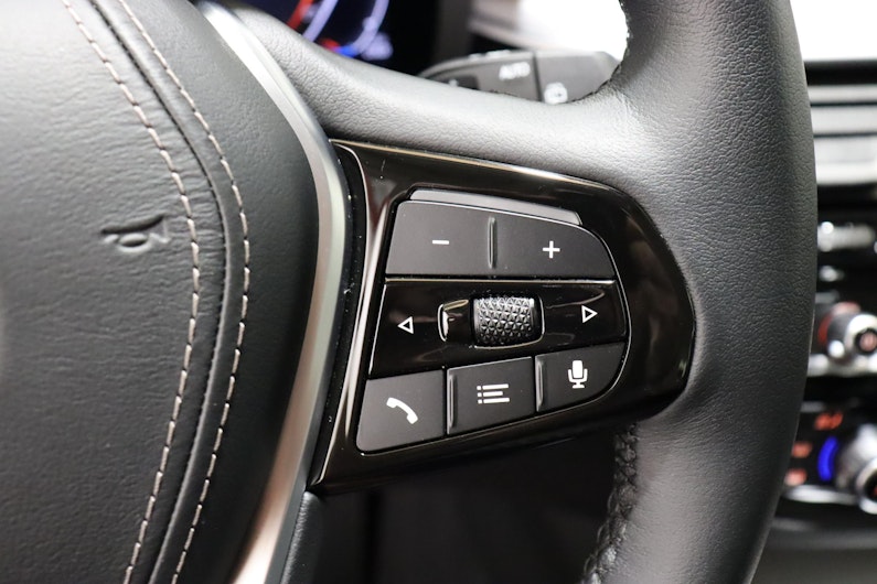 Vehicle image BMW 5 SERIES