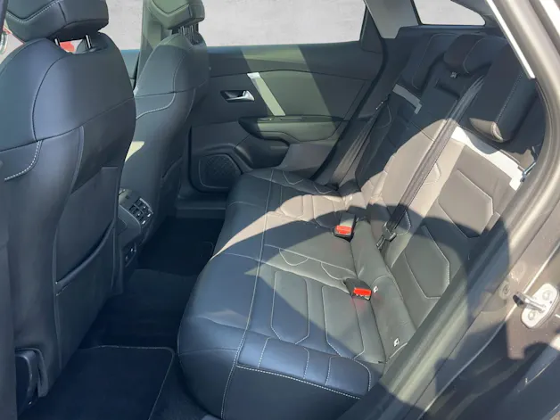 Citroën C4 1.2 PureTech Shine Pack Automat 155PS, Panoramaschiebedach, Werksgarantie / 3.99% Leasing-Aktion